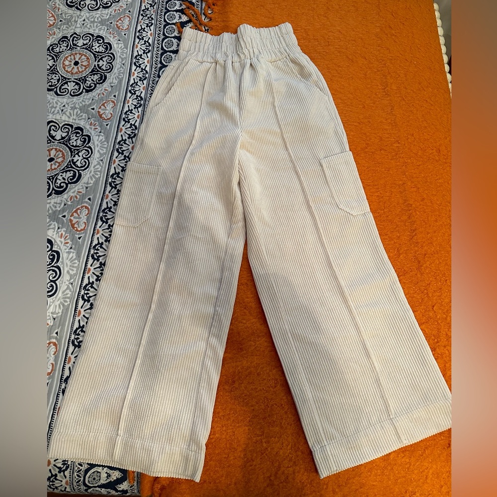 NEW IN (boutique brand) Cream Corduroy Wide-Leg Cargo-Style Pants
